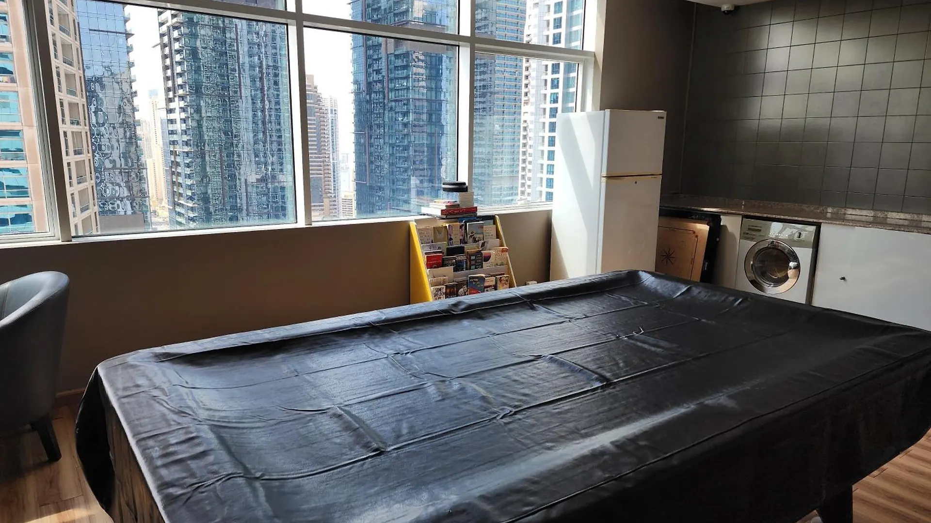 Chateau Chill, High-Rise Dubai Marina Escape Lägenhet