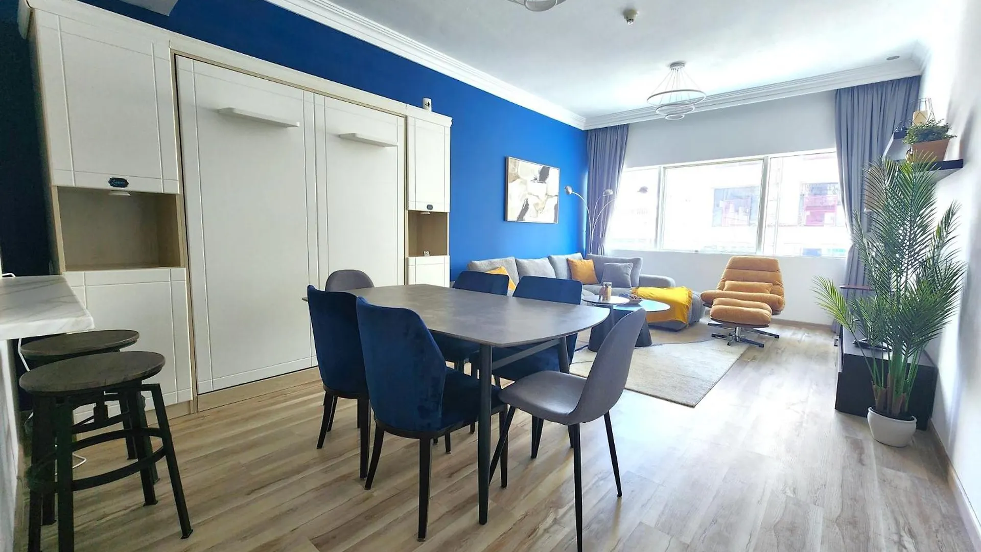 Chateau Chill, High-Rise Dubai Marina Escape